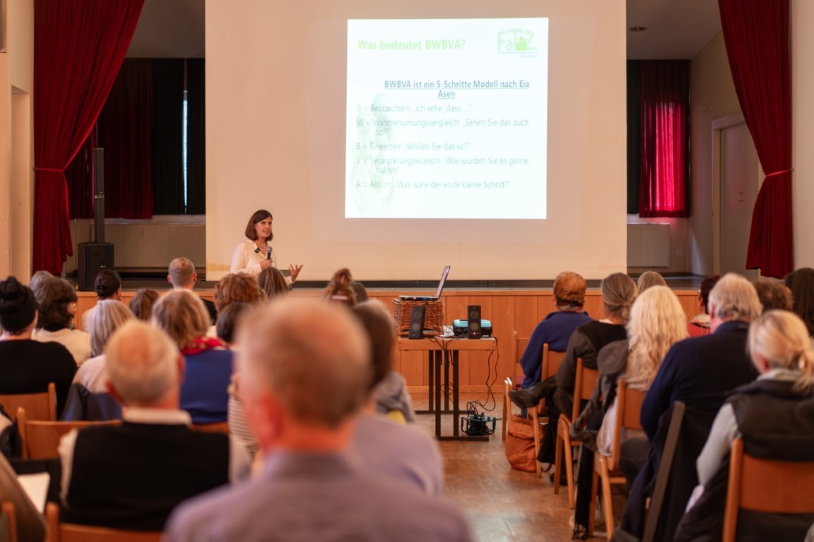 Symposium (11) (Mittel)