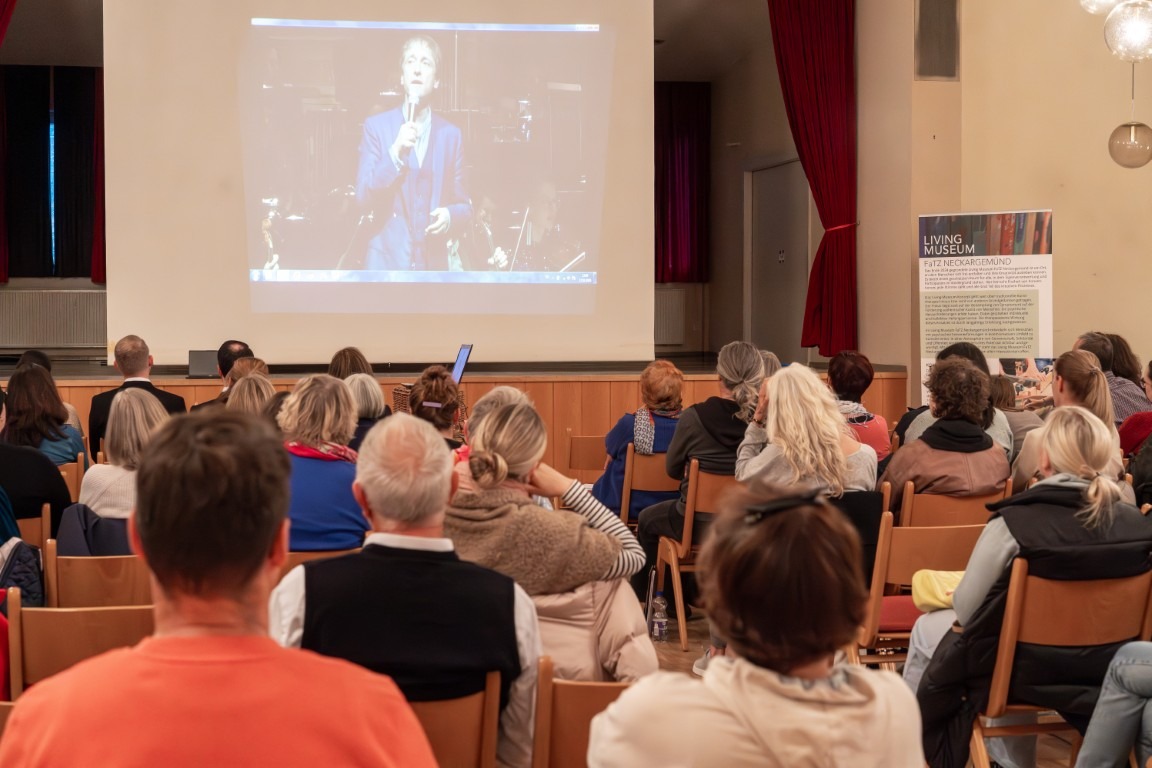 Symposium (18) (Mittel)