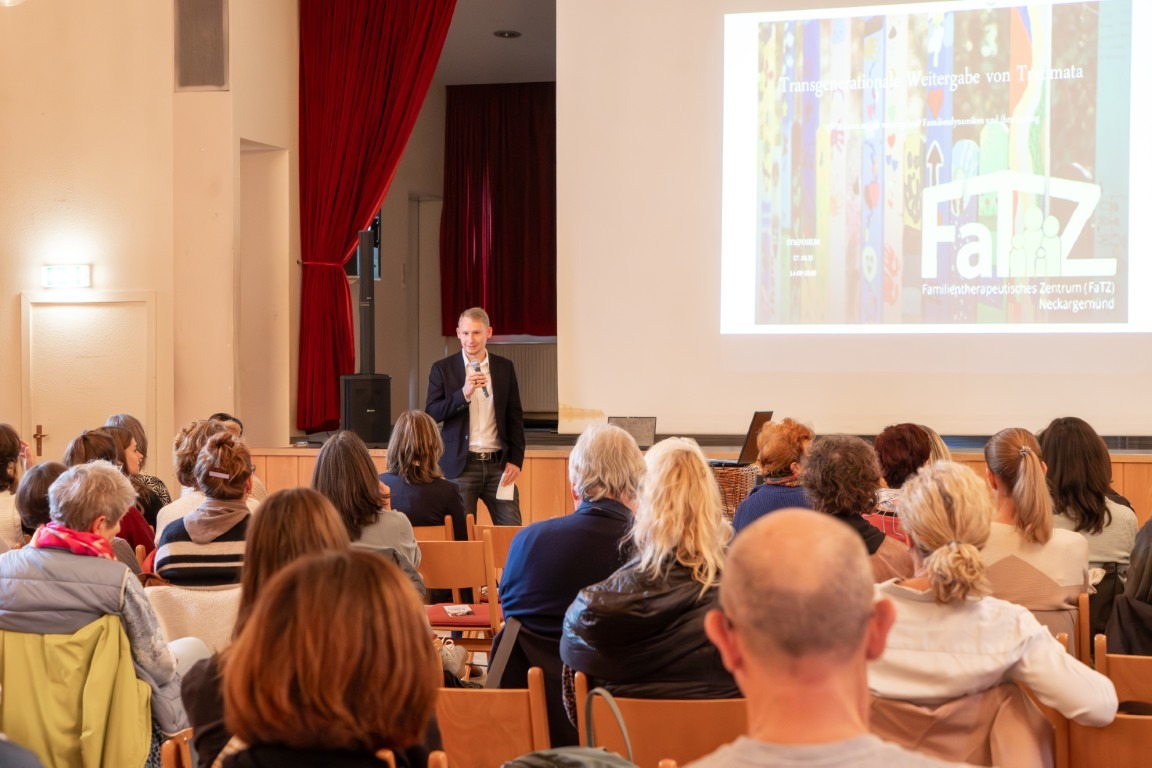 Symposium (5) (Mittel)